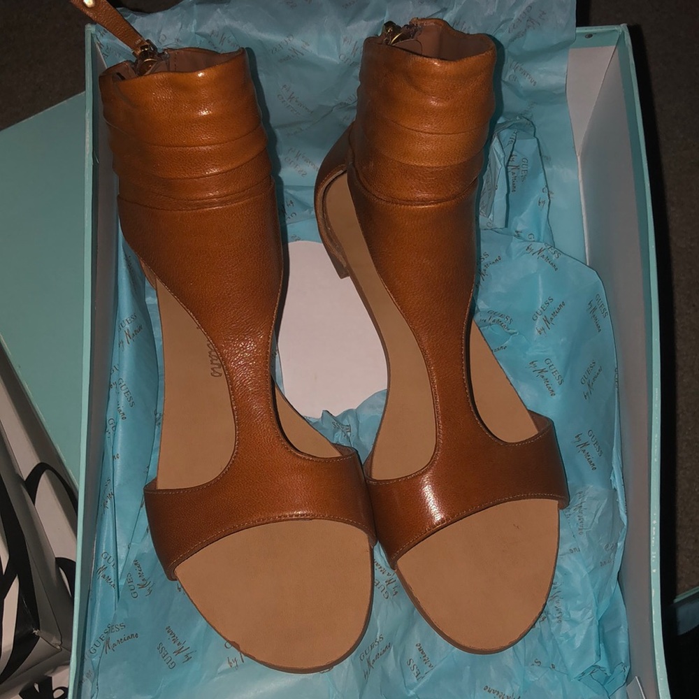 NIB Marciano leather sandals size 6 medium brown